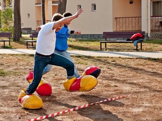 Атракціон «Велетенські черевики»