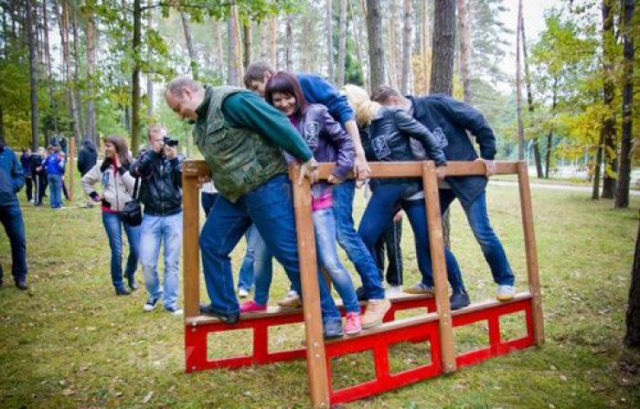 Аттракцион «Командные ходули»